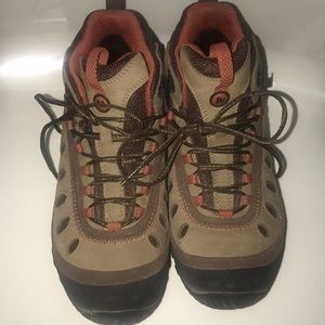 Merrell Hiking 🥾 Boots Brown 7.5 Women